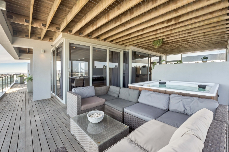 4 Bedroom Property for Sale in Beachfront Western Cape